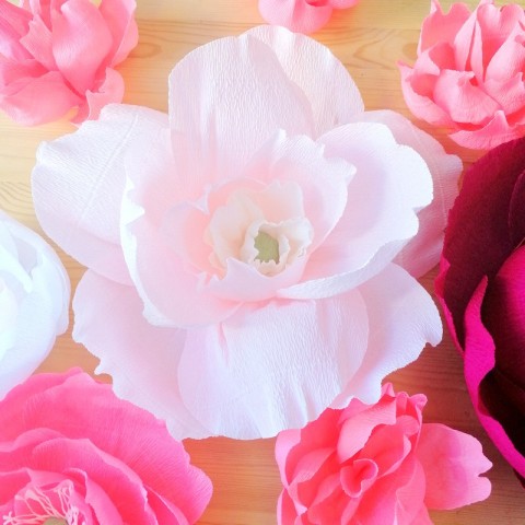 Бумажный розовый цветок "Белль" 